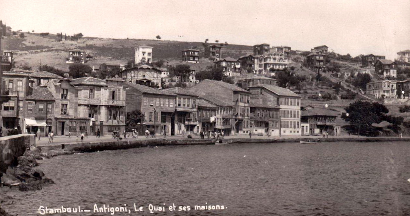 Burgazada, Burgaz Adası, Antigone, Αντιγόνη