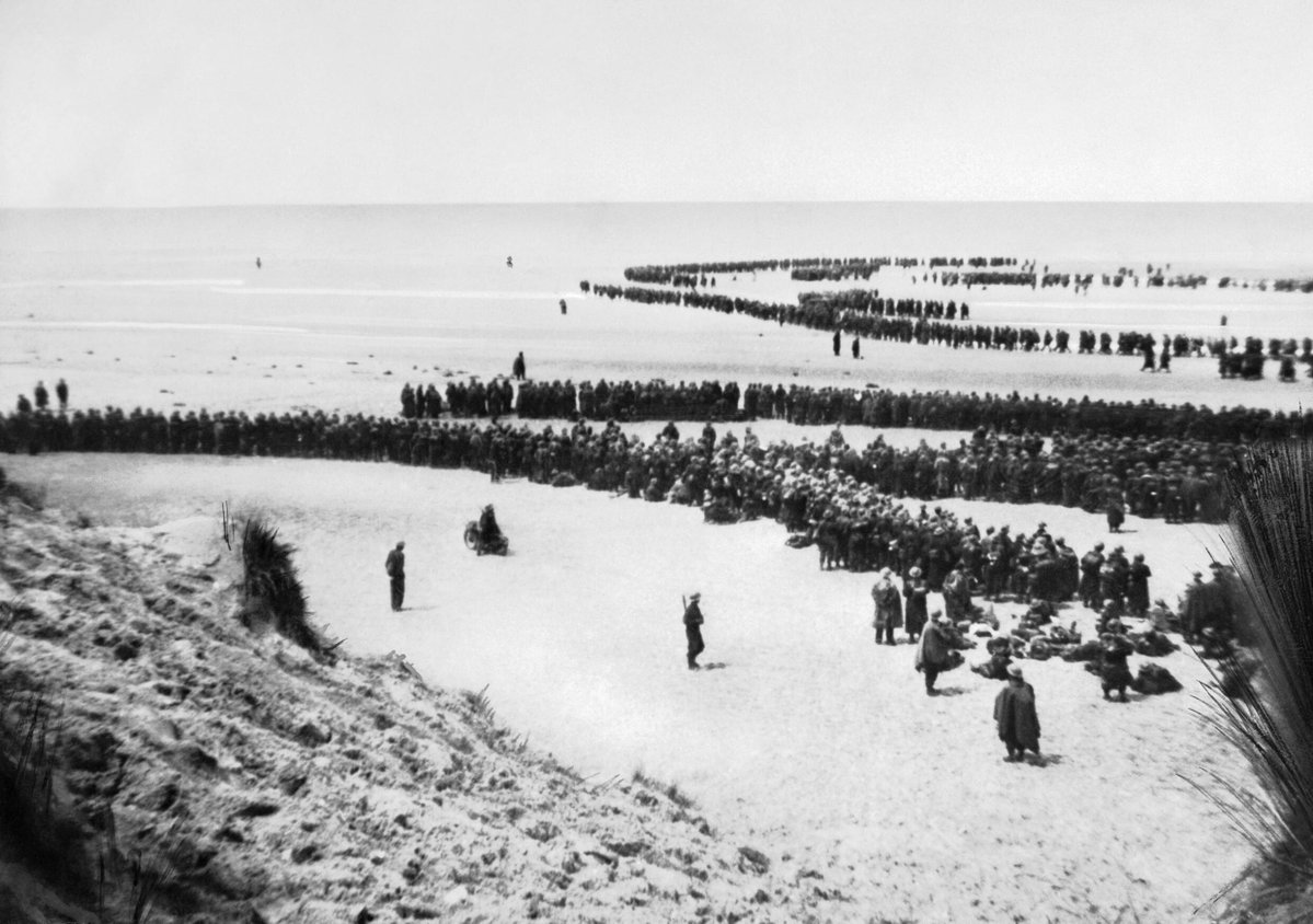 Churchill has given the order to begin "Operation Dynamo": the evacuation of the British Expeditionary Force to UK, via Dunkirk. Almost 400,000 Allied troops await rescue.