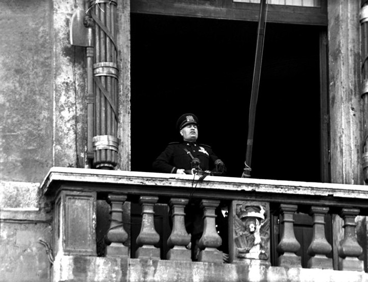 Rome Mussolini Gives Speech From Balcony 10 June 1940 Rome