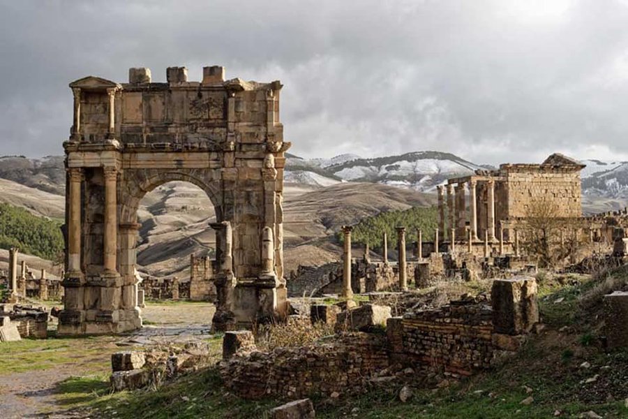 Edward Gibbon’un Roma tarihi üzerine görüşleri